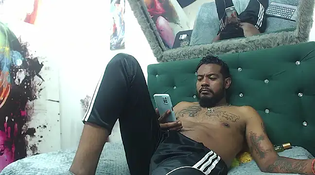 BladeFoxxx1 online show from 03-20-25, 07:25