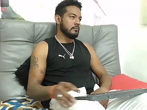 BladeFoxxx1 online show from 09-18-25, 08:49