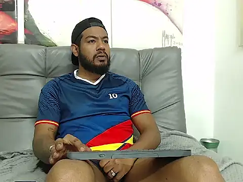 BladeFoxxx1 online show from 11-11-25, 07:19