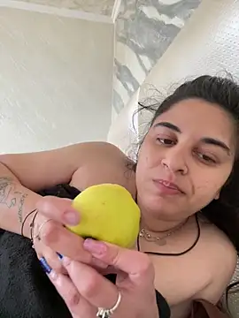 Snapshot of Veramaia chatting on 04-29-26, 11:36 Veramaia online show from 04-29-26, 11:36