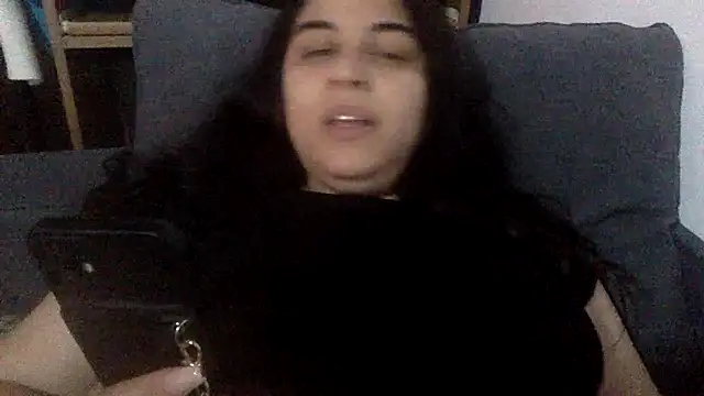 Snapshot of Veramaia chatting on 05-17-26, 06:04 Veramaia online show from 05-17-26, 06:04
