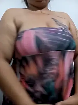 Snapshot of aliciaxm chatting on 03-14-25, 03:15 aliciaxm online show from 03-14-25, 03:15