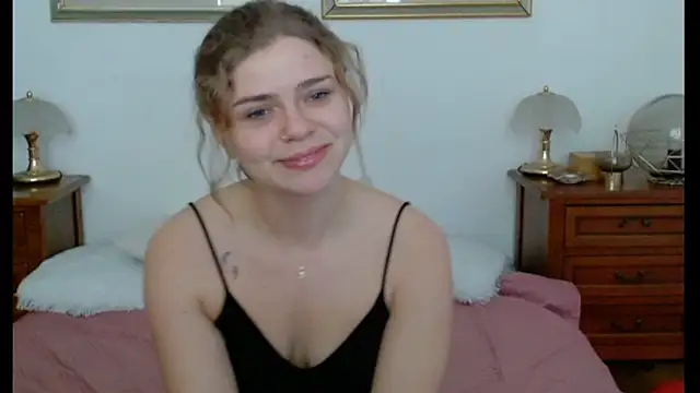Snapshot of HaleyReedme chatting on 03-13-25, 07:31 HaleyReedme online show from 03-13-25, 07:31