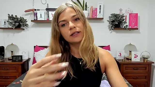 Snapshot of HaleyReedme chatting on 09-15-25, 07:08 HaleyReedme online show from 09-15-25, 07:08