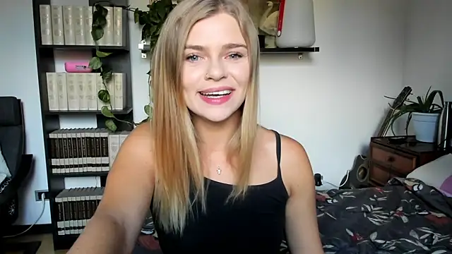 Snapshot of HaleyReedme chatting on 09-23-25, 07:11 HaleyReedme online show from 09-23-25, 07:11