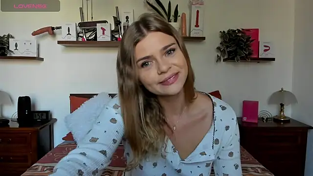 Snapshot of HaleyReedme chatting on 09-30-25, 07:24 HaleyReedme online show from 09-30-25, 07:24