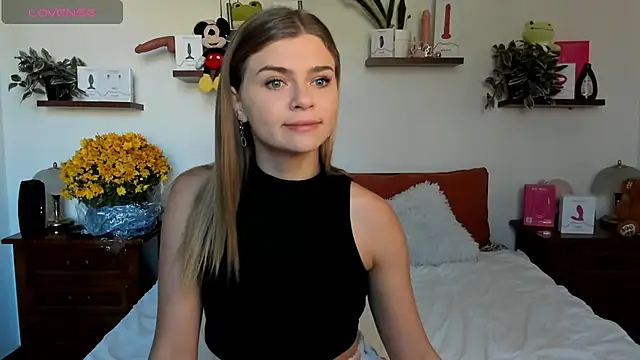 Snapshot of HaleyReedme chatting on 11-05-25, 07:41 HaleyReedme online show from 11-05-25, 07:41