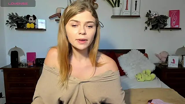 Snapshot of HaleyReedme chatting on 11-18-25, 07:57 HaleyReedme online show from 11-18-25, 07:57