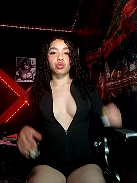 Tracy KS online show from 03-21-25, 12:28