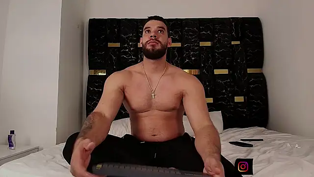 Snapshot of chris_blake__ chatting on 09-23-25, 07:06 chris blake online show from 09-23-25, 07:06