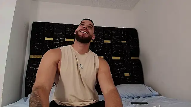 Snapshot of chris_blake__ chatting on 10-31-25, 06:31 chris blake online show from 10-31-25, 06:31