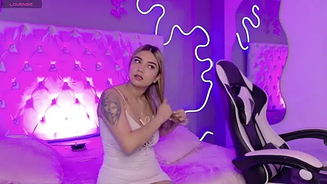 natasha  black online show from 10-02-25, 07:43