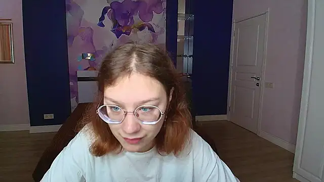 Snapshot of AngelinaLow chatting on 03-14-25, 06:21 AngelinaLow online show from 03-14-25, 06:21