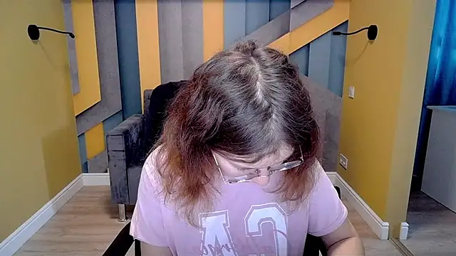 Snapshot of AngelinaLow chatting on 03-15-25, 06:25 AngelinaLow online show from 03-15-25, 06:25