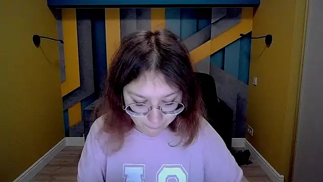 Snapshot of AngelinaLow chatting on 03-16-25, 06:31 AngelinaLow online show from 03-16-25, 06:31