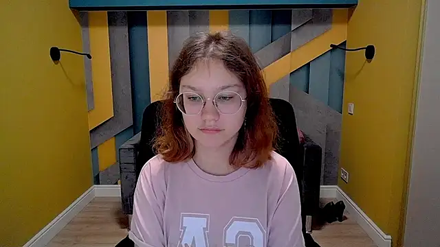 Snapshot of AngelinaLow chatting on 03-16-25, 09:38 AngelinaLow online show from 03-16-25, 09:38