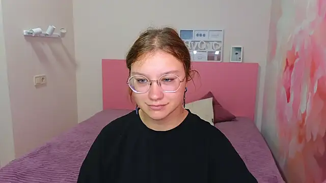 Snapshot of AngelinaLow chatting on 09-09-25, 11:21 AngelinaLow online show from 09-09-25, 11:21