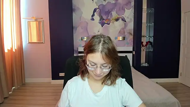 Snapshot of AngelinaLow chatting on 09-27-25, 11:26 AngelinaLow online show from 09-27-25, 11:26