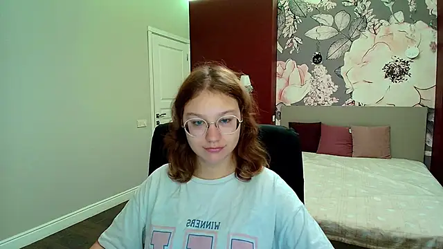 Snapshot of AngelinaLow chatting on 09-30-25, 11:26 AngelinaLow online show from 09-30-25, 11:26