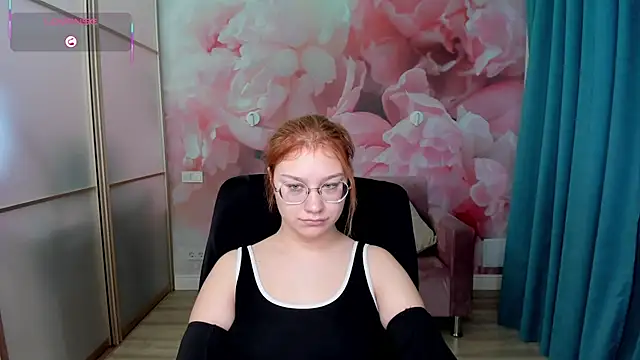 Snapshot of AngelinaLow chatting on 12-04-25, 12:36 AngelinaLow online show from 12-04-25, 12:36