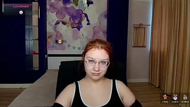 Snapshot of AngelinaLow chatting on 12-05-25, 12:25 AngelinaLow online show from 12-05-25, 12:25