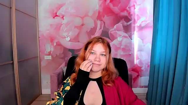 AngelinaLow online show from 04-05-26, 05:26