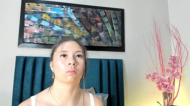 Snapshot of BeckyVidal chatting on 10-16-25, 12:33 BeckyVidal online show from 10-16-25, 12:33