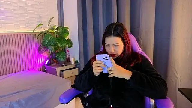 TiffanyWalk online show from 11-29-25, 10:51