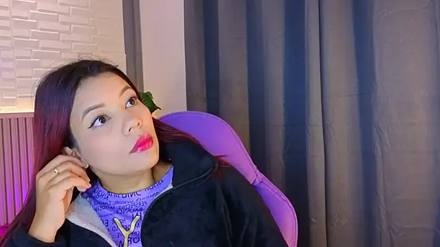 TiffanyWalk online show from 12-04-25, 11:52