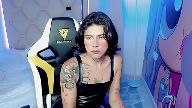 Zion Moore online show from 03-12-25, 04:08