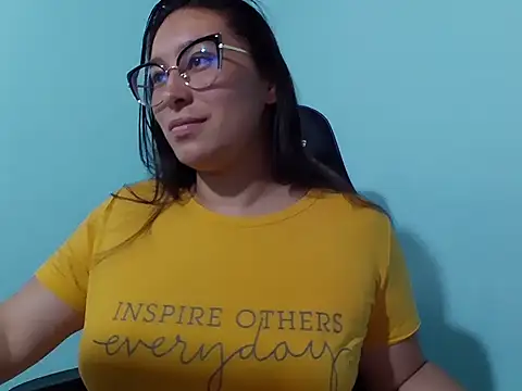 cloe starr online show from 10-21-25, 04:08