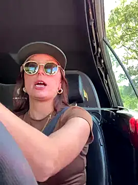 Snapshot of SpaceCowWhore chatting on 09-12-25, 05:24 SpaceCowWhore online show from 09-12-25, 05:24