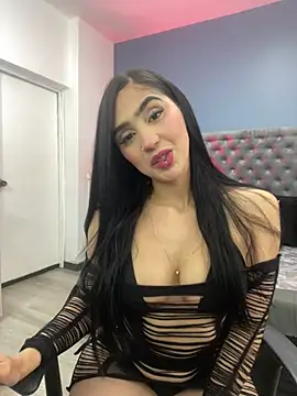 Snapshot of ChloeLambert chatting on 03-16-25, 11:04 ChloeLambert online show from 03-16-25, 11:04