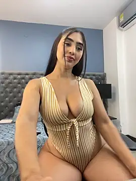 Snapshot of ChloeLambert chatting on 10-07-25, 11:46 ChloeLambert online show from 10-07-25, 11:46