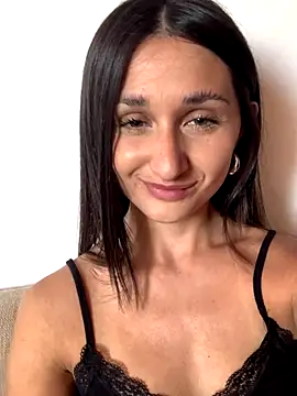 luci brecman online show from 12-14-25, 02:00