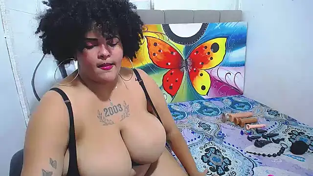 Snapshot of latina_bigboos25 chatting on 09-11-25, 02:33 latina bigboos25 online show from 09-11-25, 02:33