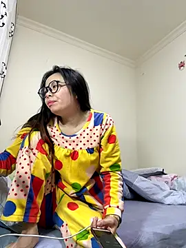 aa520uv online show from 11-23-25, 01:05