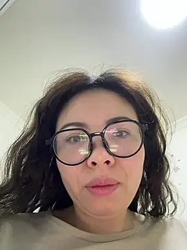 aa520uv online show from 04-26-26, 01:58