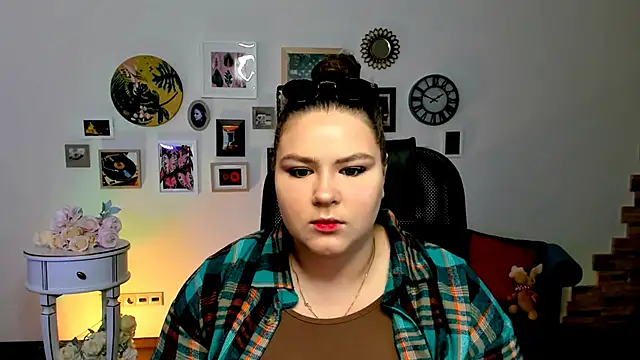 FlorenceAnderson online show from 03-22-25, 09:45