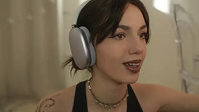 mystica  online show from 09-25-25, 08:18