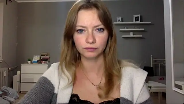 Snapshot of MillieShow chatting on 12-18-25, 10:05 MillieShow online show from 12-18-25, 10:05