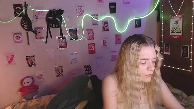 Your Horny Friends online show from 11-01-25, 02:19