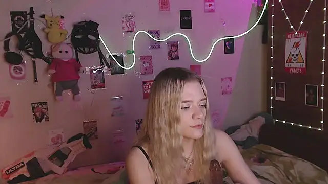 Your Horny Friends online show from 11-03-25, 02:29