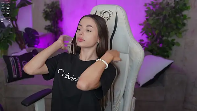 Snapshot of Nikol_Dream_ chatting on 09-13-25, 04:18 Nikol Dream online show from 09-13-25, 04:18