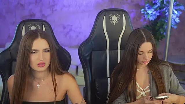 Snapshot of Nikol_Dream_ chatting on 11-15-25, 12:08 Nikol Dream online show from 11-15-25, 12:08