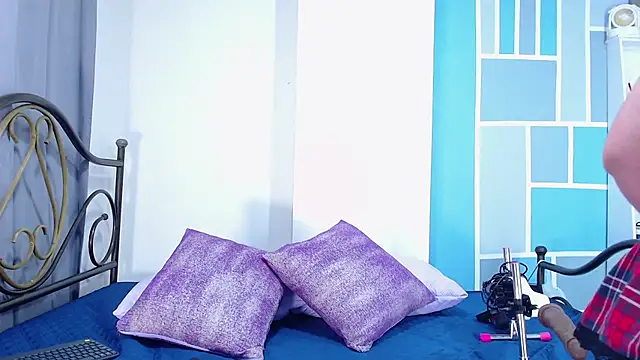 Snapshot of camilleturner1 chatting on 10-11-25, 12:54 camilleturner1 online show from 10-11-25, 12:54