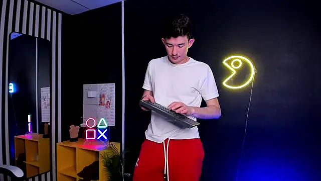 Danny  Magic online show from 03-22-25, 01:41