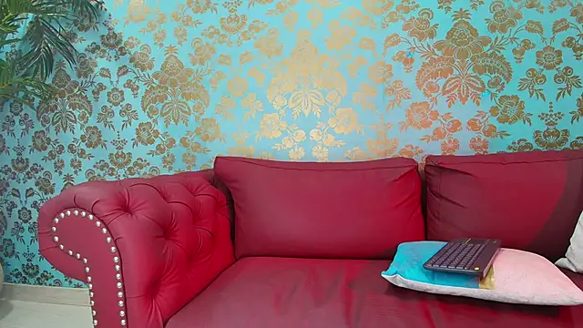 EmmaReyez online show from 09-12-25, 01:11