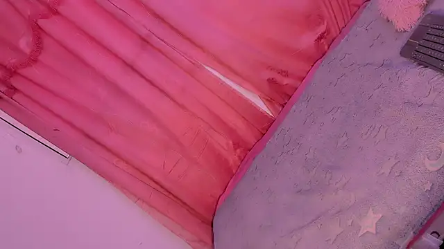 Snapshot of Mariana-ofc chatting on 11-06-25, 11:11 Mariana-ofc online show from 11-06-25, 11:11