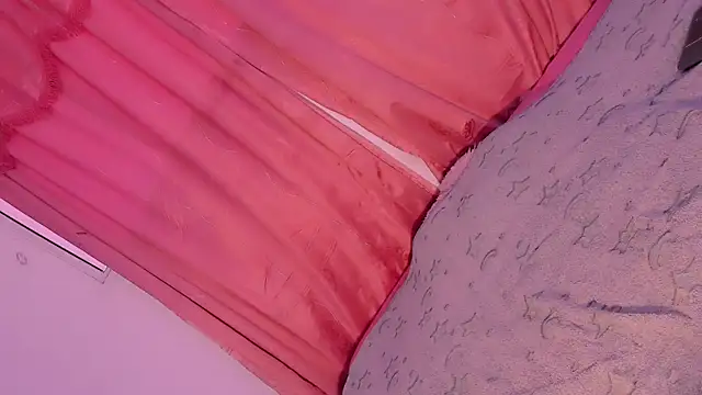 Snapshot of Mariana-ofc chatting on 11-13-25, 11:09 Mariana-ofc online show from 11-13-25, 11:09